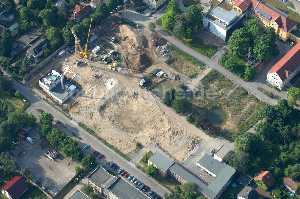 Berlin aus der Vogelperspektive: Erweiterungsbaustelle auf dem Gelände des Vivantes Klinikum Berlin - Hellersdorf