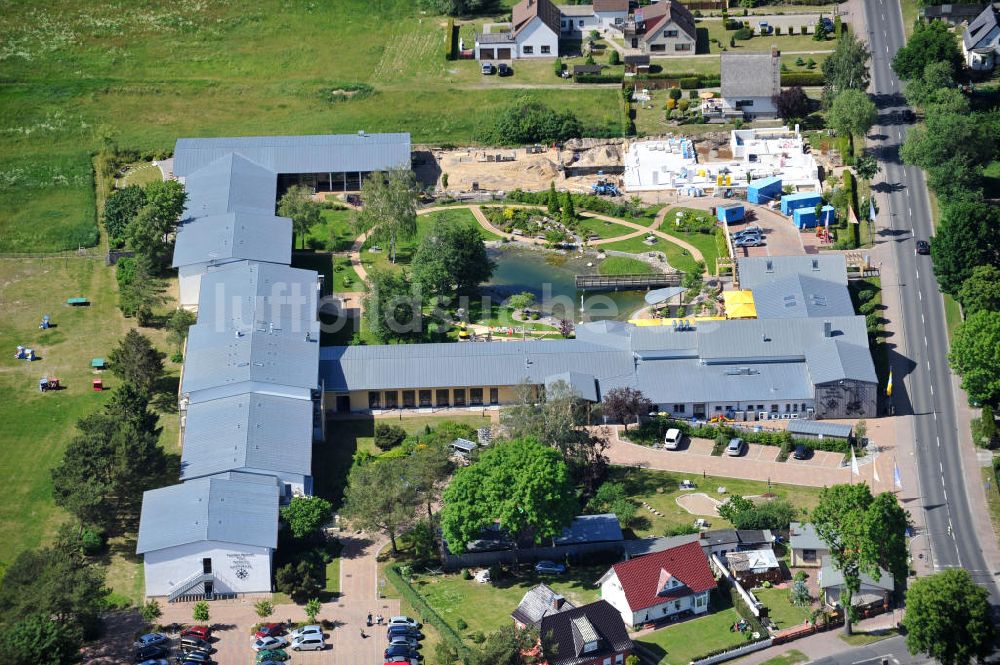 Luftaufnahme Trassenheide - Erweiterungsbaustelle am Hotel und Restaurant Seeklause in Trassenheide auf der Insel Usedom in Mecklenburg - Vorpommern