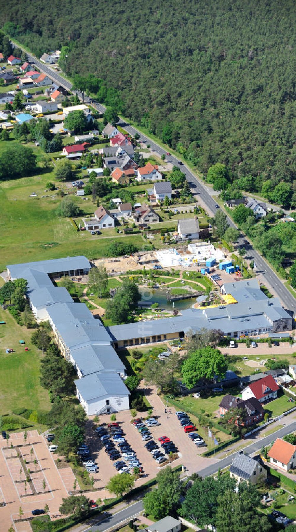 Trassenheide aus der Vogelperspektive: Erweiterungsbaustelle am Hotel und Restaurant Seeklause in Trassenheide auf der Insel Usedom in Mecklenburg - Vorpommern