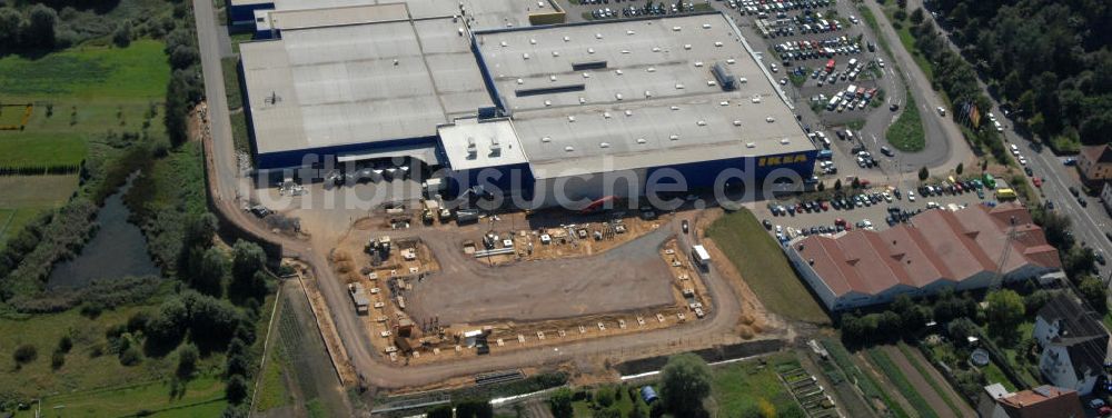 Saarlouis - Lisdorf aus der Vogelperspektive: Erweiterungsbaustelle am IKEA Einrichtungshaus Saarlouis