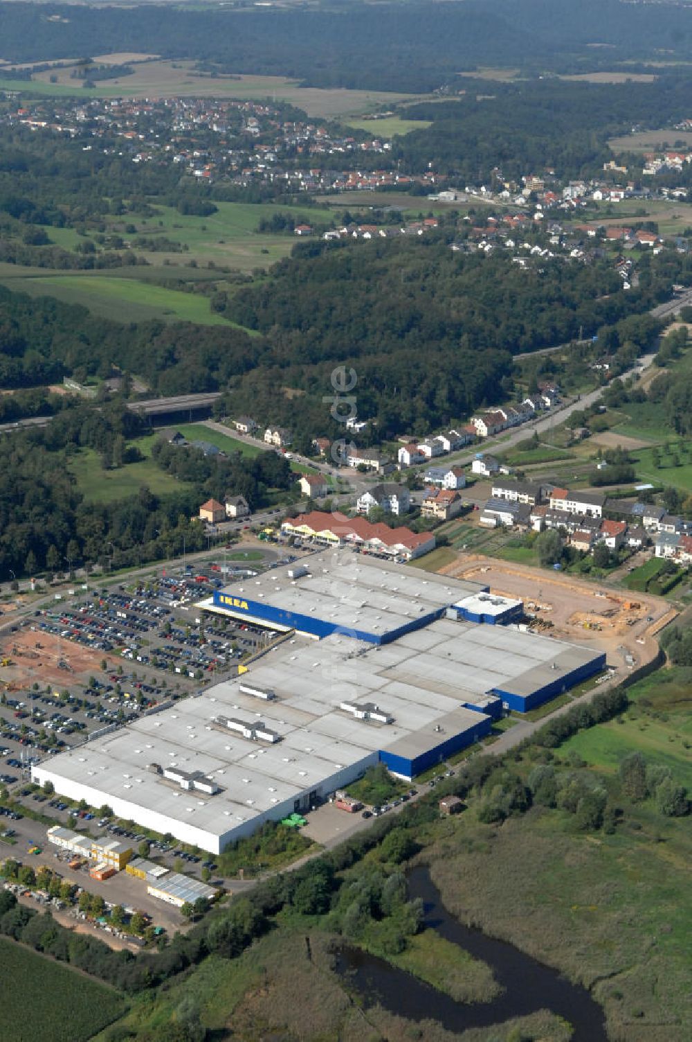 Saarlouis - Lisdorf von oben - Erweiterungsbaustelle am IKEA Einrichtungshaus Saarlouis