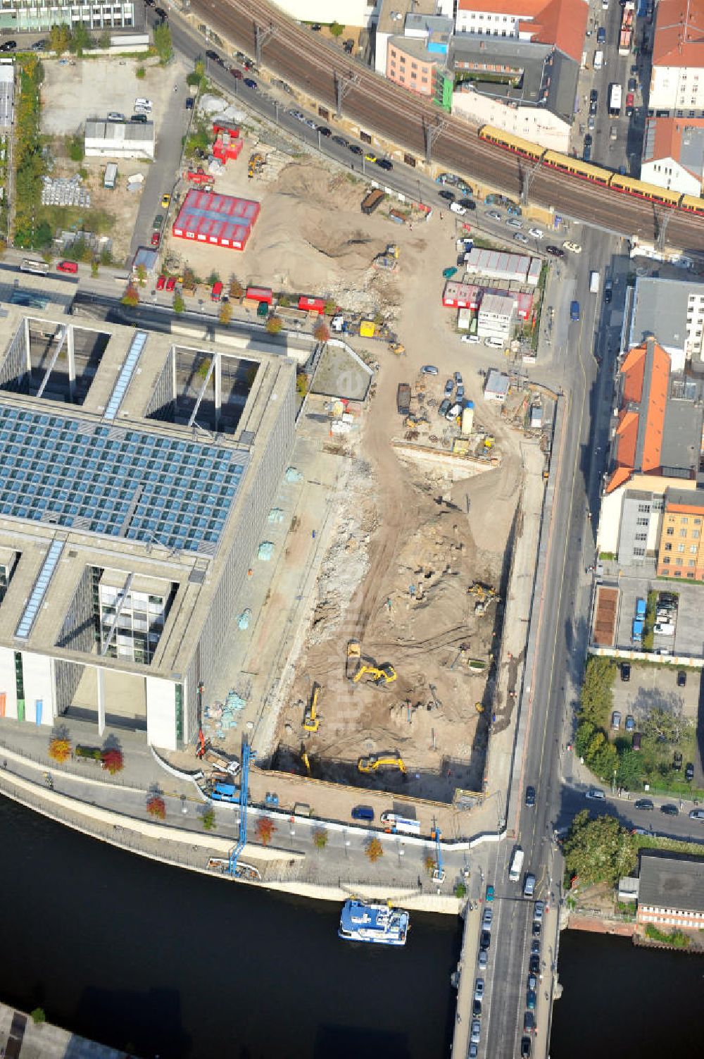 Luftaufnahme Berlin - Erweiterungsbaustelle Marie-Elisabeth-Lüders-Haus in Berlin-Mitte