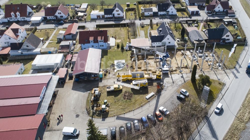 Luftaufnahme Moosburg an der Isar - Erweiterungsbaustelle am Werksgelände Ernst Pracher GmbH in Moosburg an der Isar im Bundesland Bayern, Deutschland