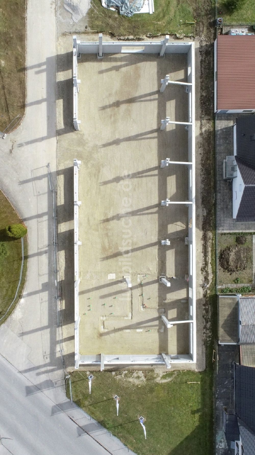 Luftaufnahme Moosburg an der Isar - Erweiterungsbaustelle am Werksgelände Ernst Pracher GmbH in Moosburg an der Isar im Bundesland Bayern, Deutschland