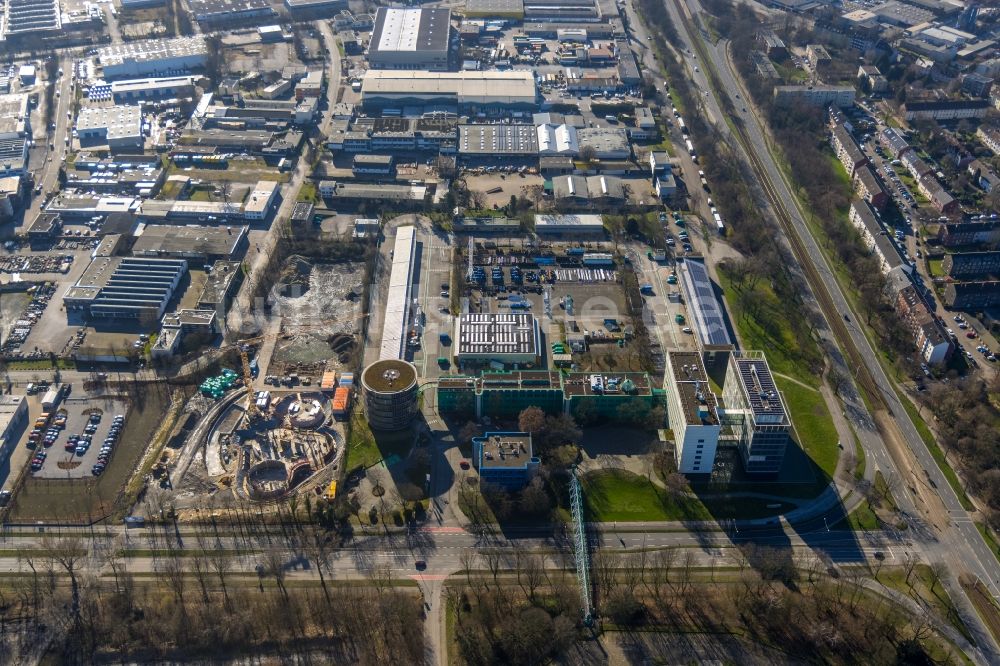 Gelsenkirchen aus der Vogelperspektive: Erweiterungsbaustelle am Werksgelände für ein Laborgebäude der Gelsenwasser in Gelsenkirchen im Bundesland Nordrhein-Westfalen, Deutschland