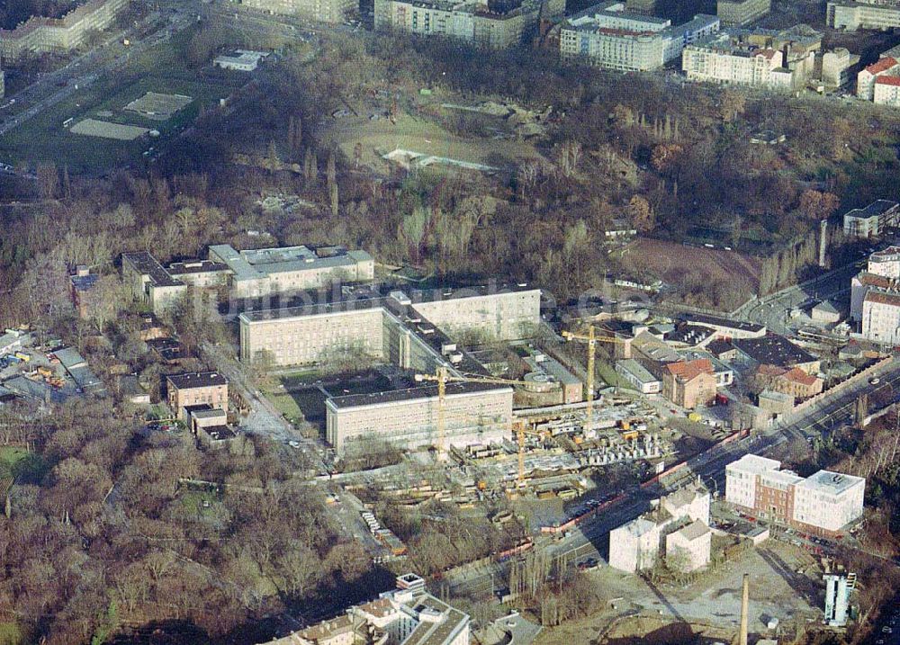 Luftbild Berlin - Friedrichshain - Erweiterungsneubau am Krankenhaus Am Friedrichshain .