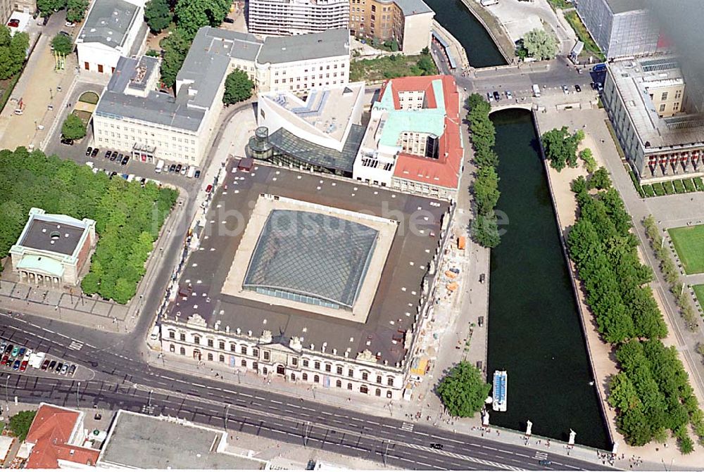 Luftaufnahme Berlin - Erweitetungsbau am Deutschen Historischen Museum in Belin- Mitte. Ort: Berlin