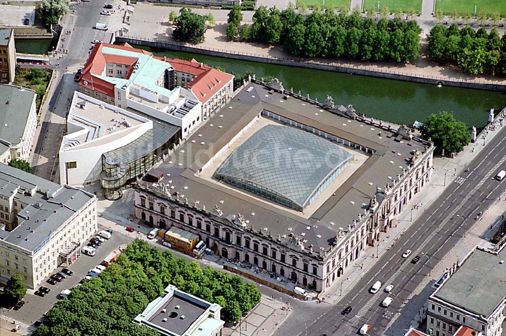 Luftbild Berlin - Erweitetungsbau am Deutschen Historischen Museum in Belin- Mitte. Ort: Berlin