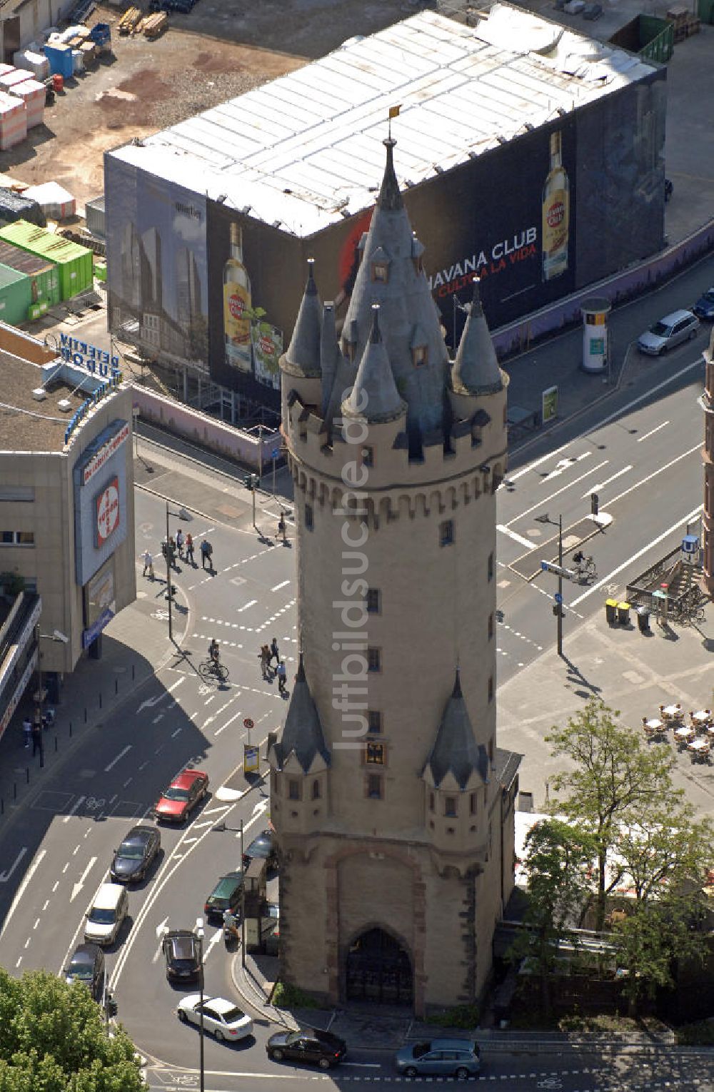 Frankfurt am Main aus der Vogelperspektive: Eschenheimer Turm Frankfurt / Main