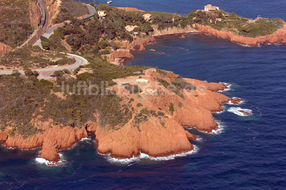 Agay von oben - Esterel-Region bei Agay an der Cote d'Azur in Frankreich