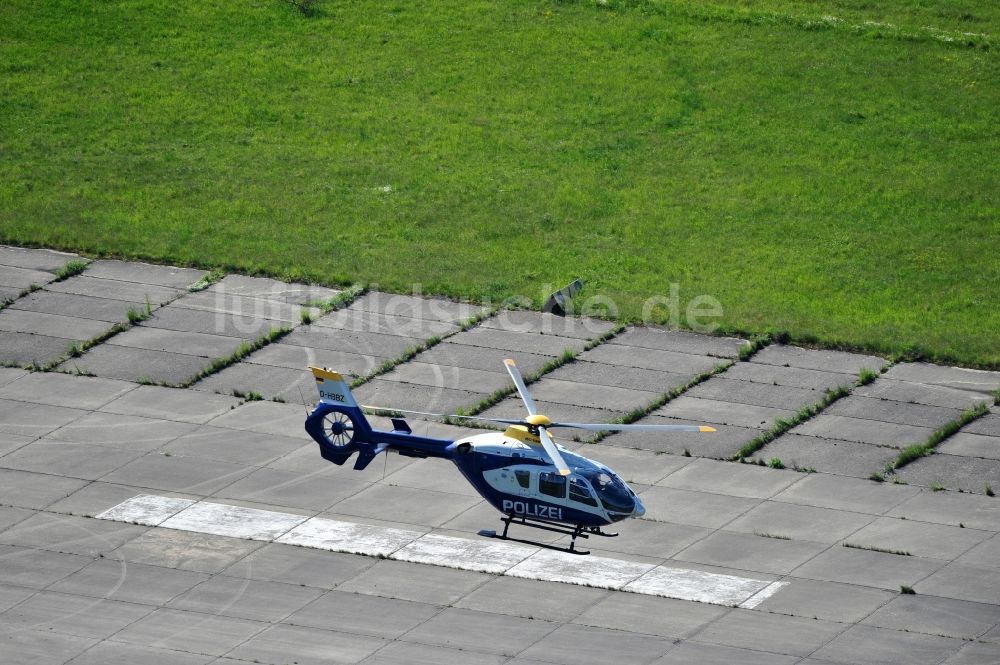 Werneuchen von oben - Eurocopter der Bundespolizei auf dem Flugplatz Werneuchenim Bundesland Brandenburg