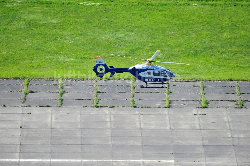 Luftbild Werneuchen - Eurocopter der Bundespolizei auf dem Flugplatz Werneuchenim Bundesland Brandenburg