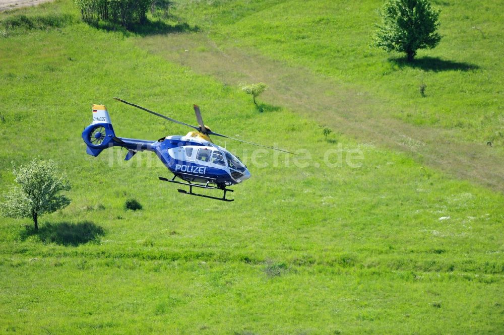 Luftaufnahme Werneuchen - Eurocopter der Bundespolizei auf dem Flugplatz Werneuchenim Bundesland Brandenburg