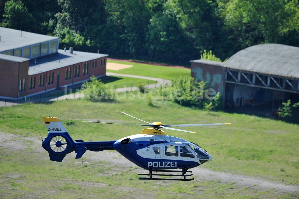 Luftbild Werneuchen - Eurocopter der Bundespolizei auf dem Flugplatz Werneuchenim Bundesland Brandenburg