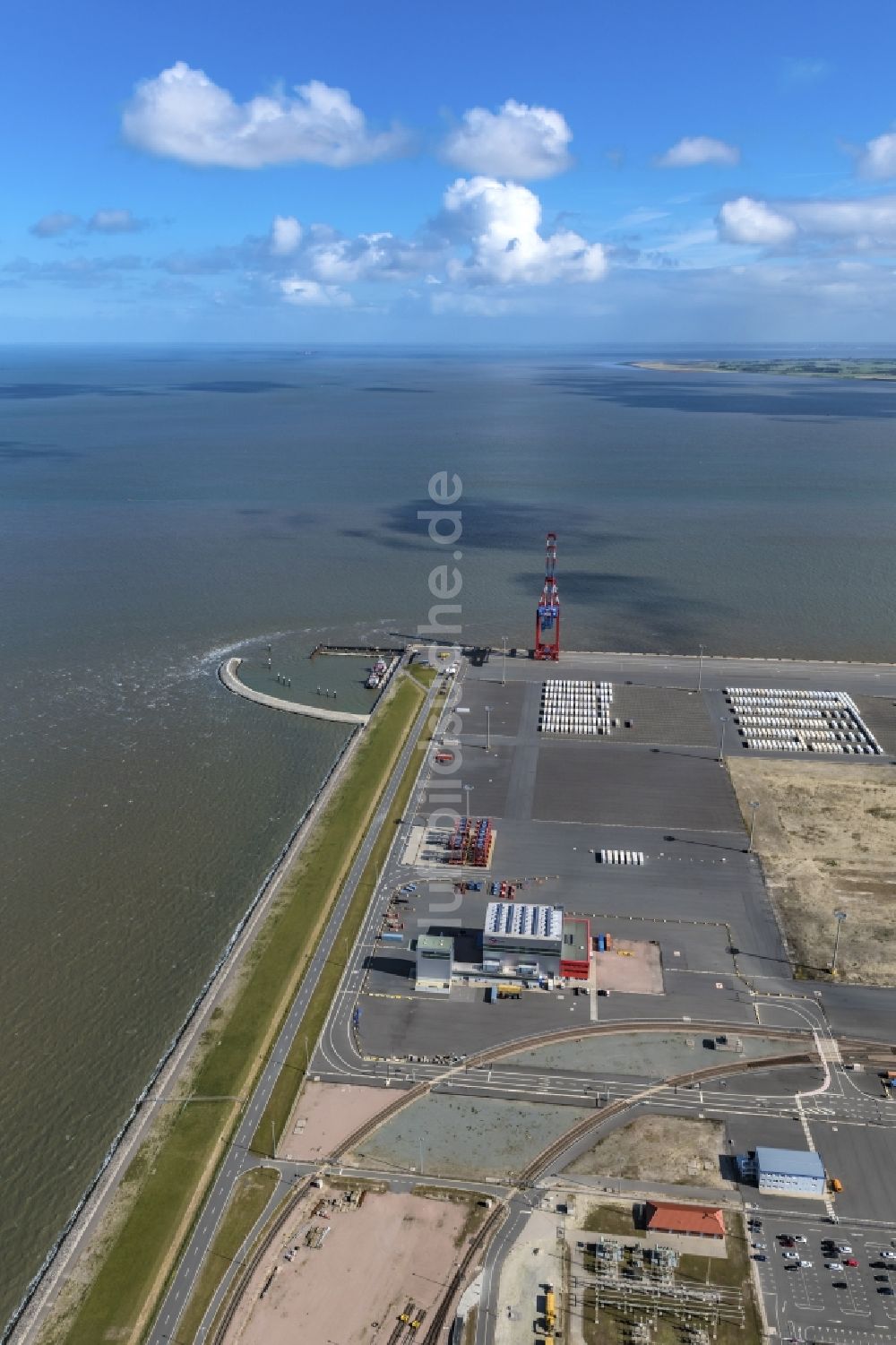 Luftaufnahme Wilhelmshaven - Eurogate Gebäude Überseehafen JadeWeserPort ( JWP )in Wilhelmshaven im Bundesland Niedersachsen, Deutschland