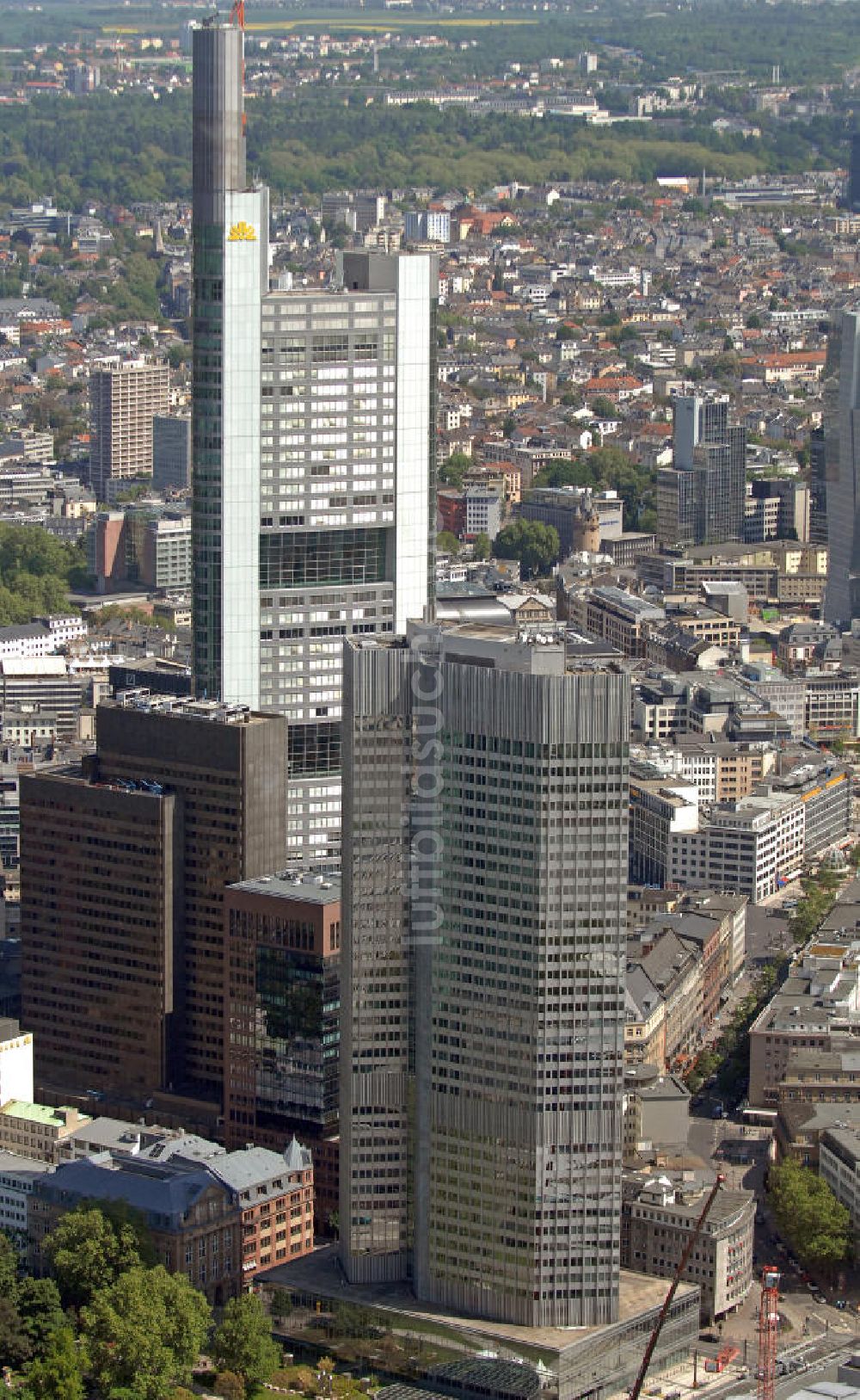 Frankfurt am Main aus der Vogelperspektive: Eurotower und Commerzbank Tower