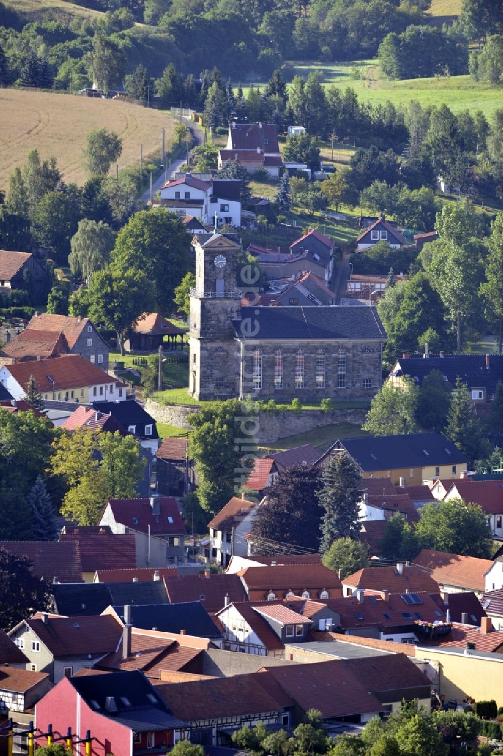 Luftaufnahme Wolfsberg - Evangelisch- Lutherische Kirche mit Prarramt in Gräfinau-Angestedt in Wolfsberg im Bundesland Thüringen