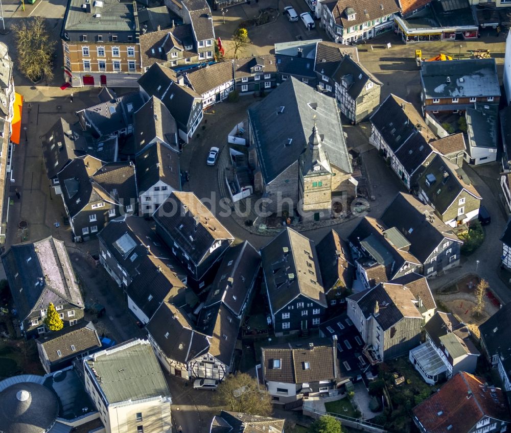 Velbert von oben - Evangelische Kirche im Stadtteil Neviges in Velbert im Ruhrgebiet im Bundesland Nordrhein-Westfalen NRW