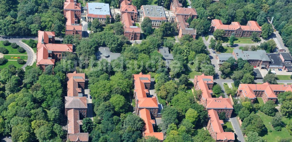 Berlin Lichtenberg aus der Vogelperspektive: Evangelische Krankenhaus Königin Elisabeth Herzberge in Berlin - Lichtenberg