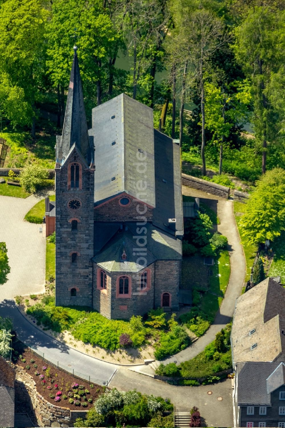 Luftaufnahme Bad Berleburg - Evangelische Stadtkirche in Bad Berleburg im Bundesland Nordrhein-Westfalen