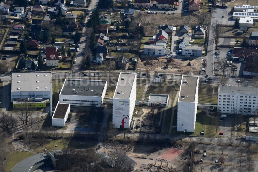 Kleinmachnow aus der Vogelperspektive: Evangelischer Bildungscampus - Evangelisches Gymnasium Kleinmachnow mit Grundschule und Kindergarten in Kleinmachnow in Brandenburg