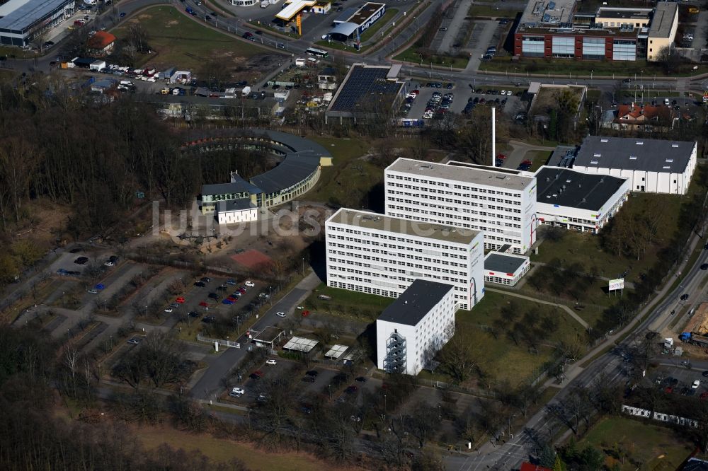 Kleinmachnow von oben - Evangelischer Bildungscampus - Evangelisches Gymnasium Kleinmachnow mit Grundschule und Kindergarten in Kleinmachnow in Brandenburg