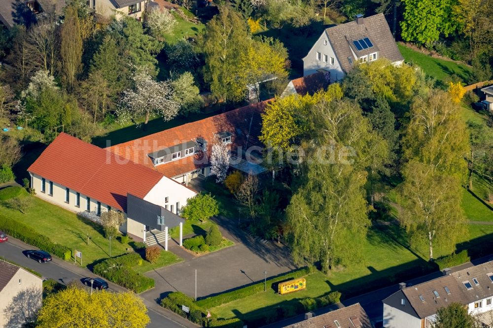 Luftaufnahme Hamm - Evangelisches Gemeindebüro und evangelische Kindertagesstätte Gellert-Haus an der Gellertstraße im Stadtteil Heessen in Hamm im Bundesland Nordrhein-Westfalen