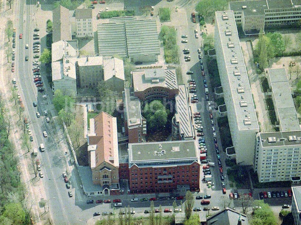 Luftbild Berlin - Friedrichshain - Evangelisches Kirchenzentrum in der Georgenkirchstraße in Berlin - Friedrichshain.