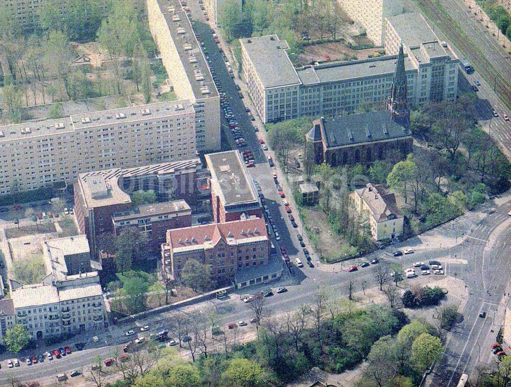 Luftbild Berlin - Friedrichshain - Evangelisches Kirchenzentrum in der Georgenkirchstraße in Berlin - Friedrichshain.