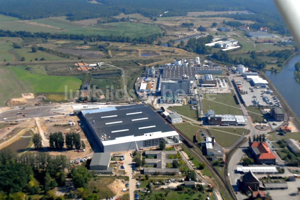 Genthin (Sachsen-Anhalt) von oben - Fabrik der Henkel Genthin GmbH in Genthin