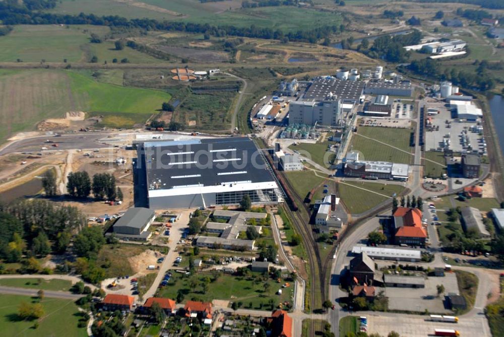 Genthin (Sachsen-Anhalt) aus der Vogelperspektive: Fabrik der Henkel Genthin GmbH in Genthin