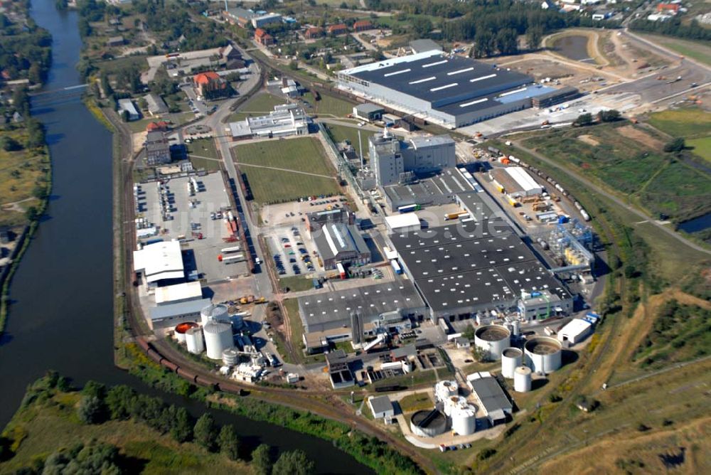 Genthin (Sachsen-Anhalt) von oben - Fabrik der Henkel Genthin GmbH in Genthin