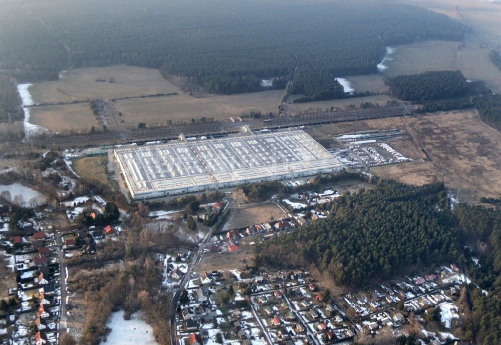 Luftbild Halbe - Fabrikanlage der Firma Zebra Freizeitmöbel in Halbe im Ortsteil Löpten in Halbe im Bundesland Brandenburg