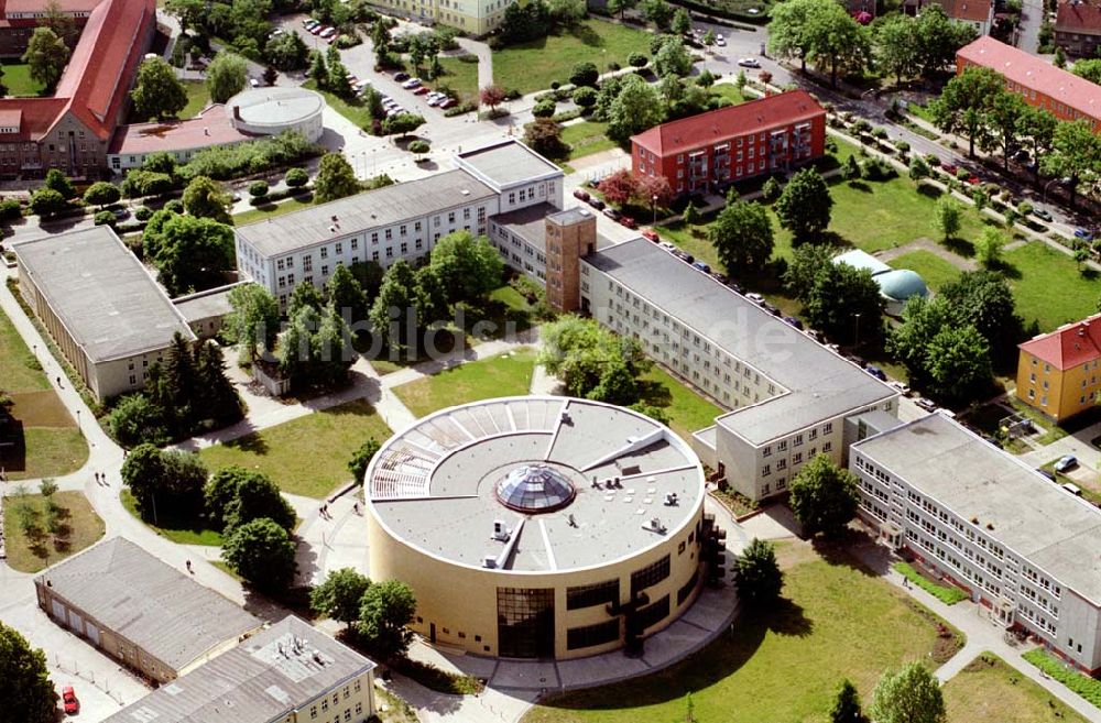 Senftenberg / Brandenburg aus der Vogelperspektive: Fachhochschule Senftenberg. Ort: Senftenberg / Brandenburg Datum: 21.05.2003 NC-KB 200