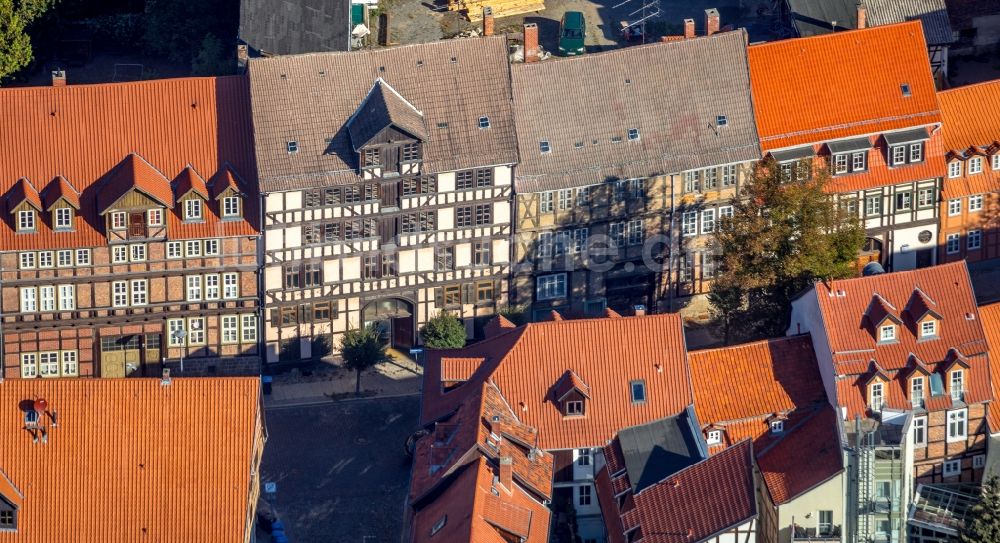 Luftaufnahme Quedlinburg - Fachwerkhaus- und Mehrfamilienhaus- Wohngebiet in Quedlinburg im Bundesland Sachsen-Anhalt, Deutschland