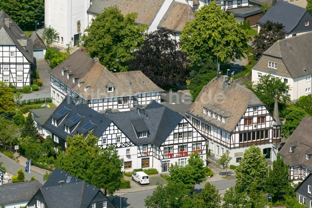 Luftaufnahme Warstein OT Hirschberg - Fachwerkhäuser im Ortsteil Hirschberg in Warstein im Bundesland Nordrhein-Westfalen