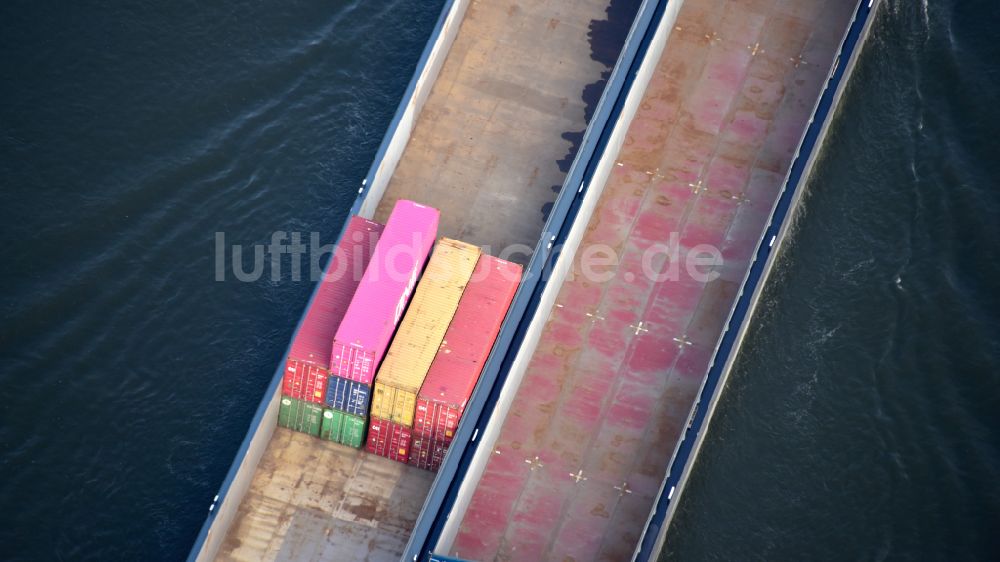 Bonn von oben - Fahrendes Containerschiff Millenium II auf dem Flußverlauf des Rhein in Bonn im Bundesland Nordrhein-Westfalen, Deutschland