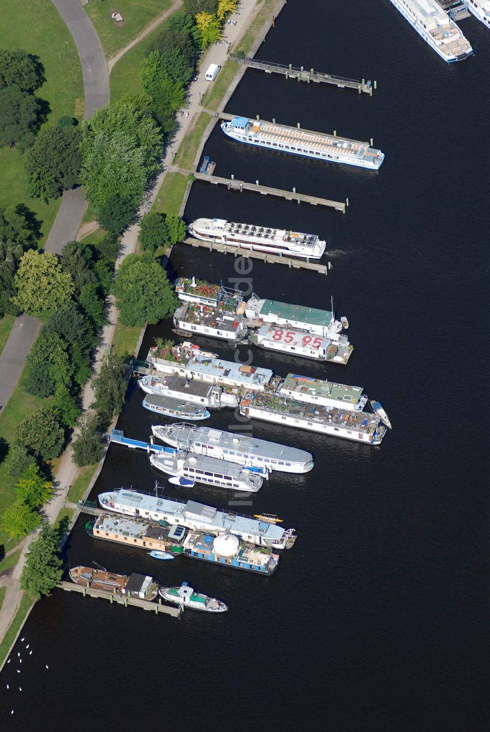 Luftbild Berlin - Fahrgastschiffhafen Treptow