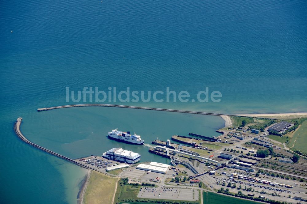 Luftbild Puttgarden - Fahrt eines Fähr- Schiffes über die Ostsee in Puttgarden im Bundesland Schleswig-Holstein