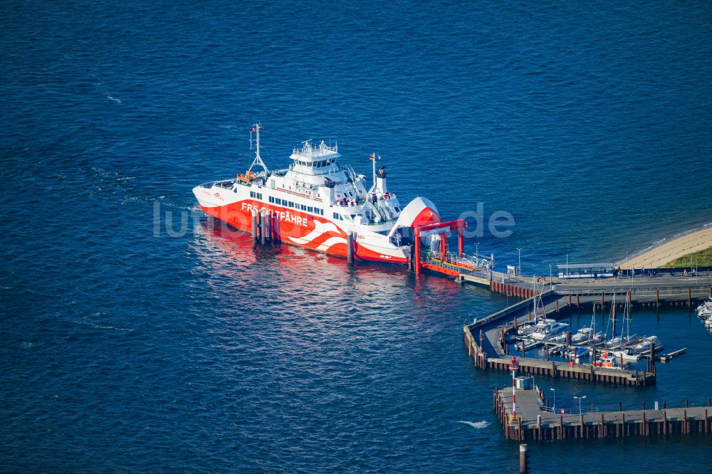 List von oben - Fahrt eines Fähr- Schiffes der FRS Syltfähre Limassol in List auf Sylt im Bundesland Schleswig-Holstein, Deutschland