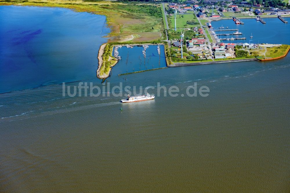 Luftbild Borkum - Fahrt eines Fähr- Schiffes MS Westfalen in Borkum im Bundesland Niedersachsen, Deutschland