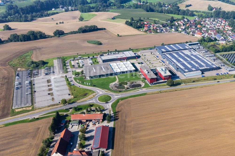 Aulendorf aus der Vogelperspektive: Fahrzeugbau- Werksgelände der Carthago Reisemobilbau GmbH in Aulendorf im Bundesland Baden-Württemberg, Deutschland