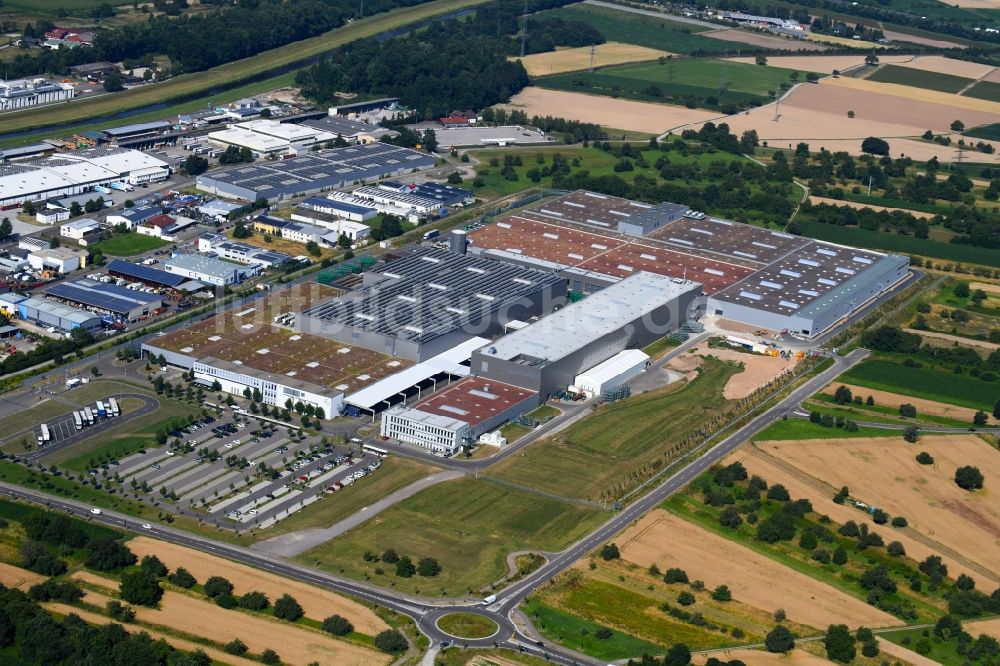 Kuppenheim von oben - Fahrzeugbau- Werksgelände des Mercedes Benz Werk in Kuppenheim im Bundesland Baden-Württemberg, Deutschland