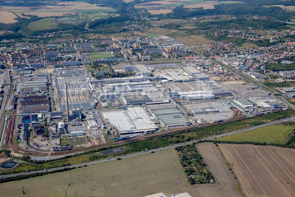 Mlada Boleslav - Jungbunzlau aus der Vogelperspektive: Fahrzeugbau- Werksgelände Skoda in Mlada Boleslav - Jungbunzlau in Böhmen, Tschechien