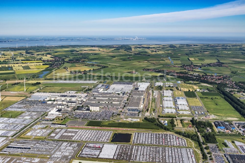 Luftaufnahme Emden - Fahrzeugbau- Werksgelände der Volkswagen AG in Emden im Bundesland Niedersachsen, Deutschland