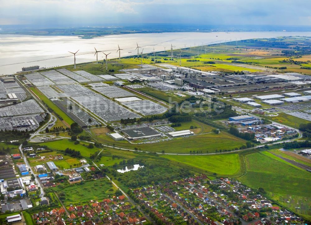 Emden von oben - Fahrzeugbau- Werksgelände der Volkswagen AG in Emden im Bundesland Niedersachsen, Deutschland