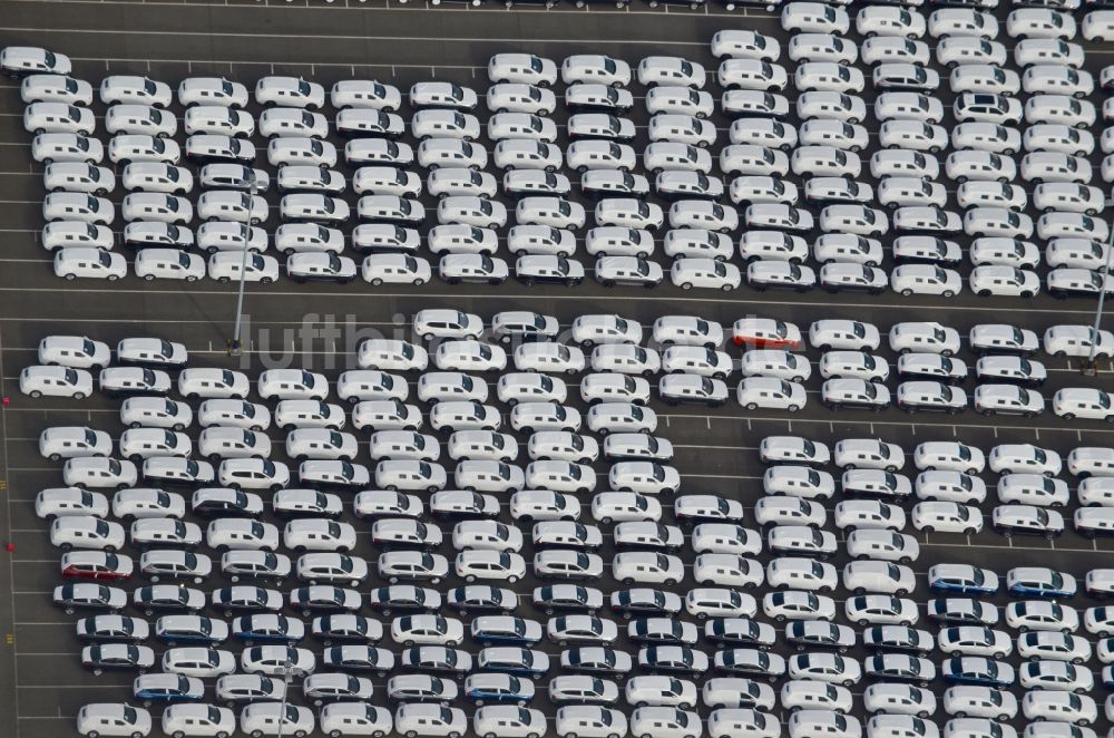 Emden von oben - Fahrzeugbau- Werksgelände der Volkswagen AG in Emden im Bundesland Niedersachsen, Deutschland