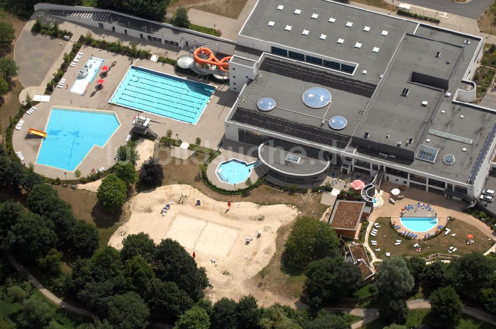 Osnabrück von oben - Familien- und Freizeitbad Nettebad in Osnabrück