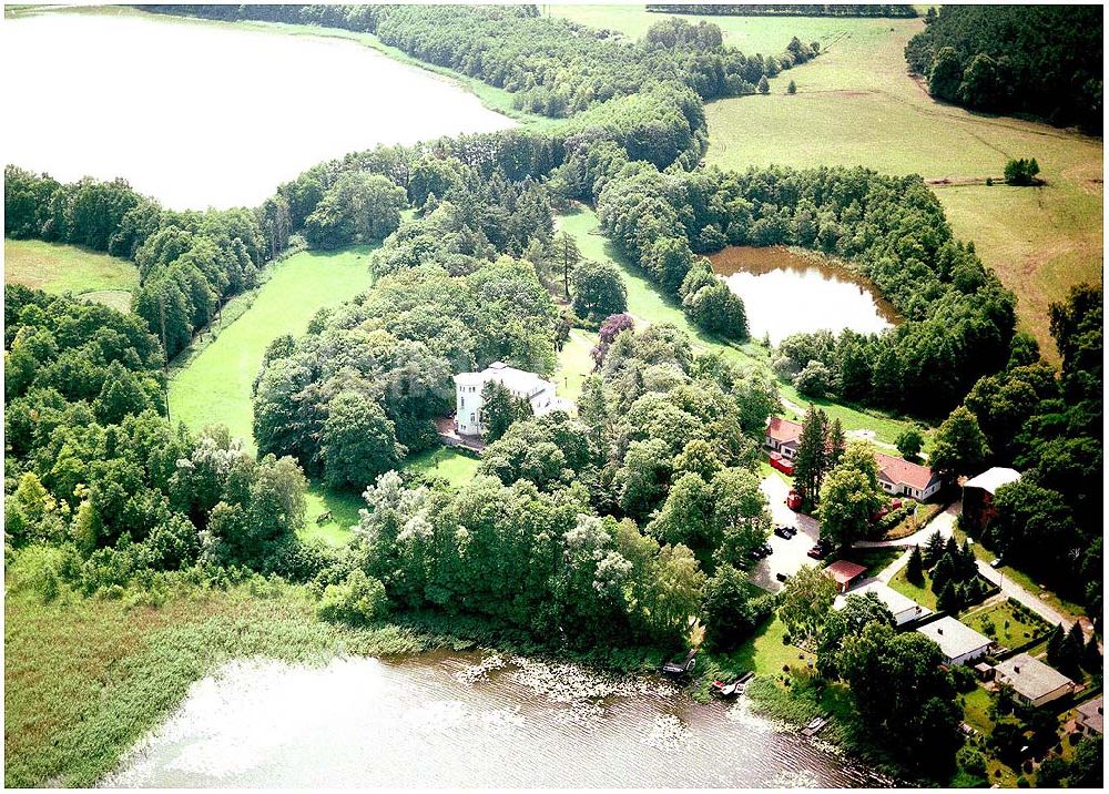 Kratzeburg aus der Vogelperspektive: Familienferienstätte Dambecker Park im Nationalpark Müritz AWO Sano gemeinnützige GmbH Susanne Müller-Bohley Leiterin der Familienferienstätte S