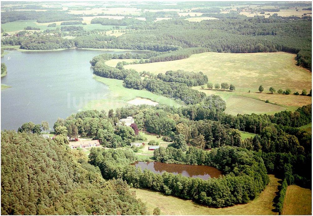 Kratzeburg aus der Vogelperspektive: Familienferienstätte Dambecker Park im Nationalpark Müritz AWO Sano gemeinnützige GmbH Susanne Müller-Bohley Leiterin der Familienferienstätte S